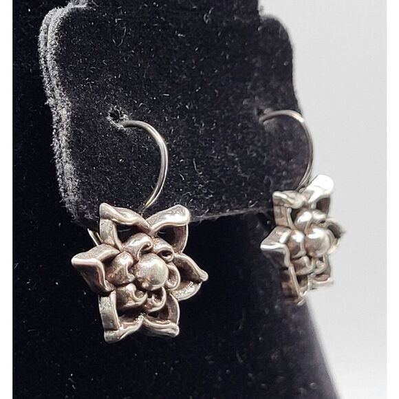 Vintage 90s Lotus Earrings 1in - Picture 1 of 4